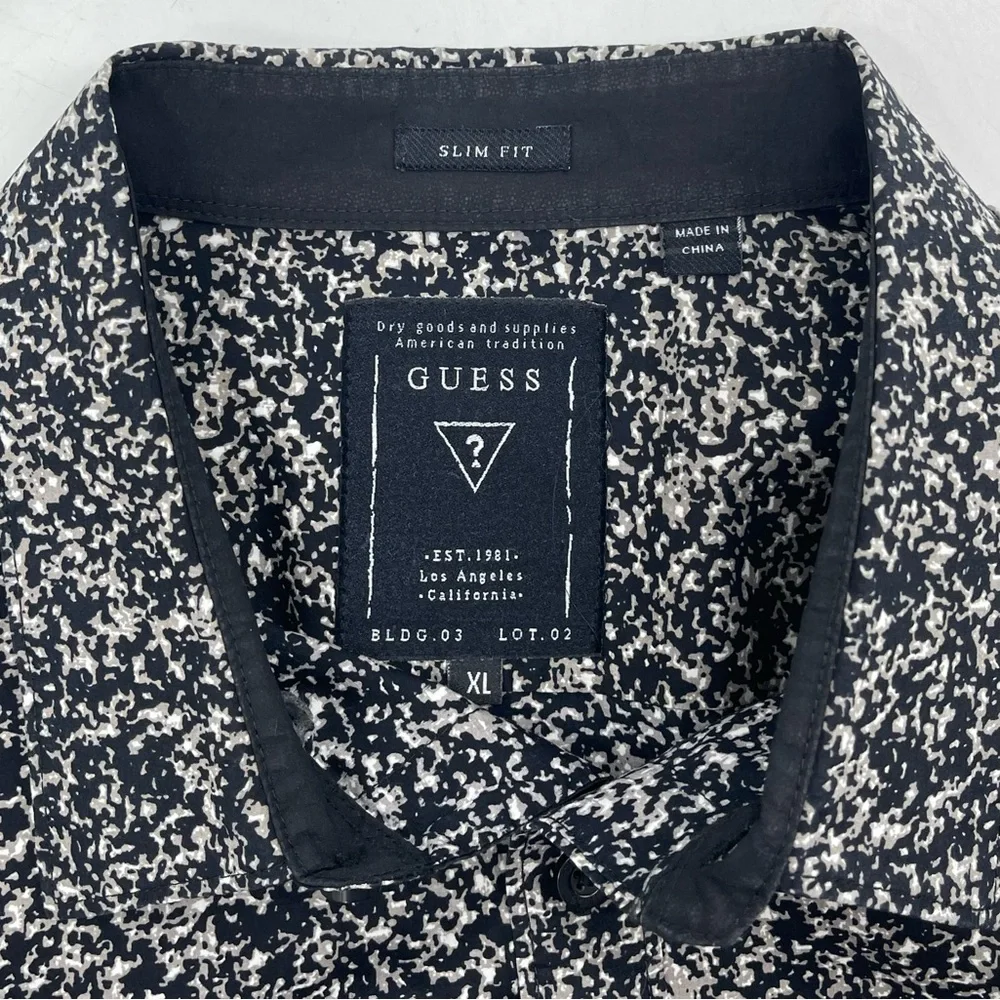 Guess Button-Down Slim Fit Shirt Size XS Black & White Speckled Granite Men’s XL